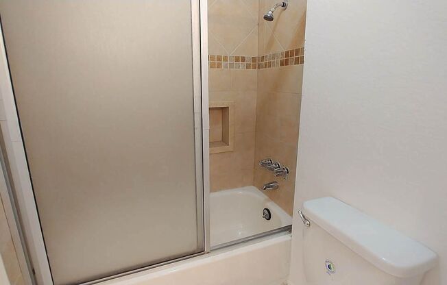 2 beds, 2 baths, 940 sqft, $2,950, Unit 515