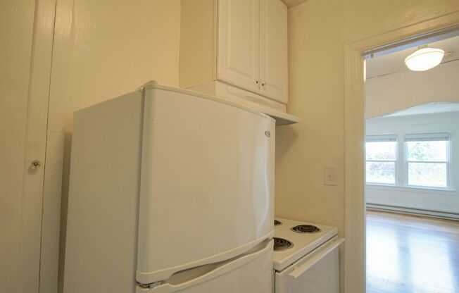 1 bed, 1 bath, $1,395, Unit 05