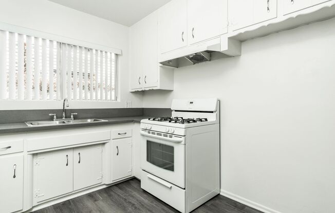 2 beds, 1 bath, 925 sqft, $2,395, Unit 3