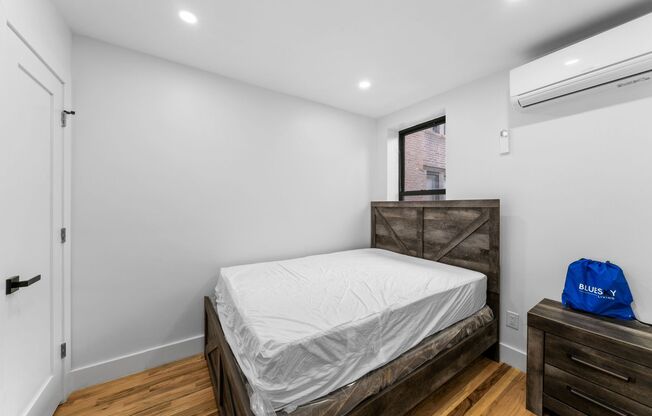 3 beds, 1 bath, 513 sqft, $4,025, Unit 16