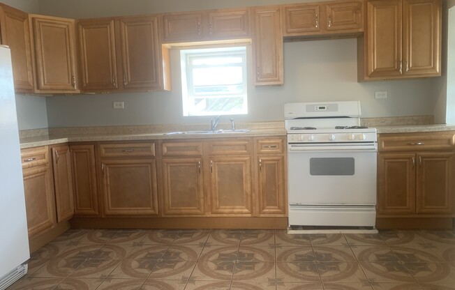 1424 N Maplewood Ave 2F