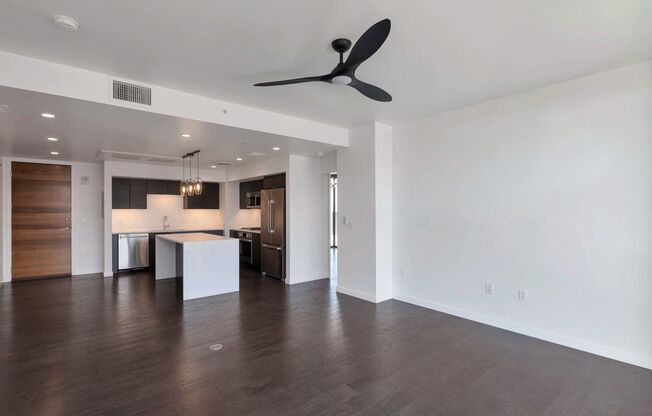 Luxury Condo in the Heart of Downtown Phoenix – Modern Living with Skyline Views!