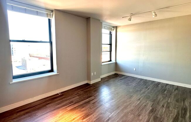 Studio, 1 bath, 402 sqft, $1,850, Unit 801