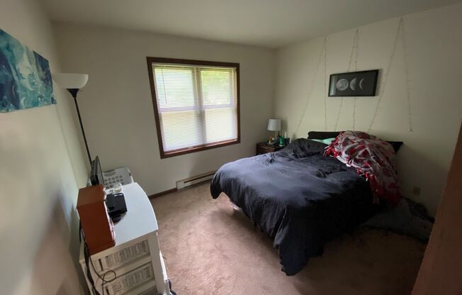West Side 1 Bedroom Apartments!