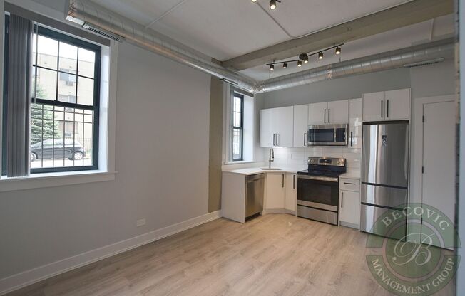 Studio, 1 bath, 280 sqft, $1,475, Unit 112