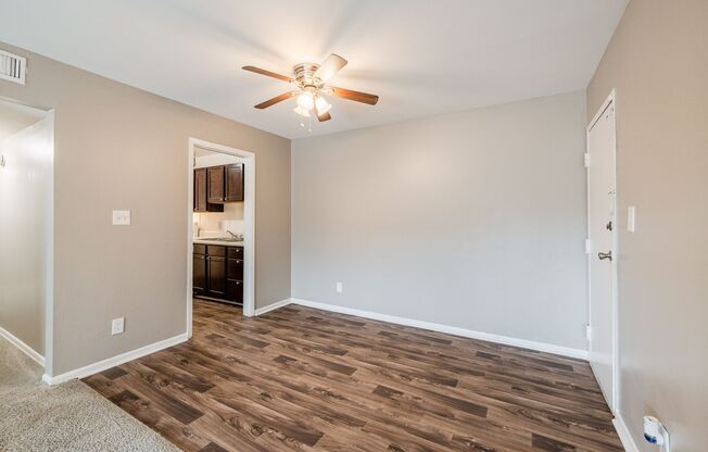 2 beds, 1 bath, 987 sqft, $1,399, Unit 2288-02