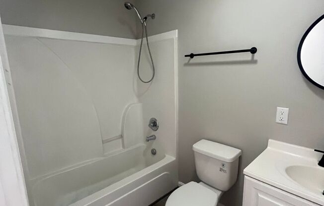 Gorgeous Fully Renovated 4 br/2 bath!