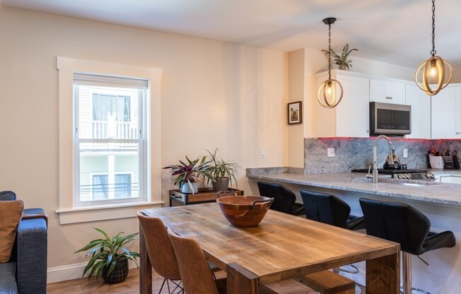 5 EVERETT CT