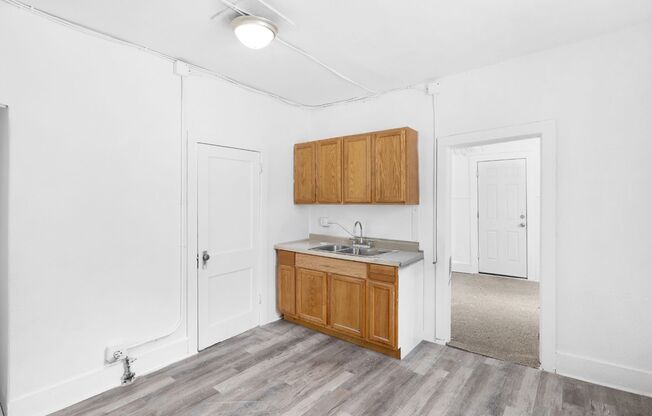 1 bed, 1 bath, $1,000, Unit 2