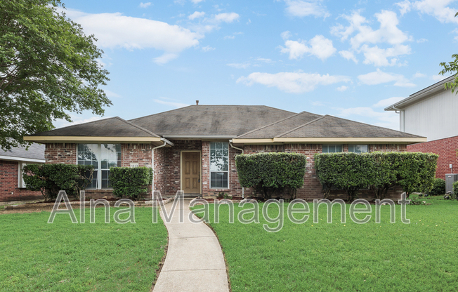 1443 CHAPMAN DR
