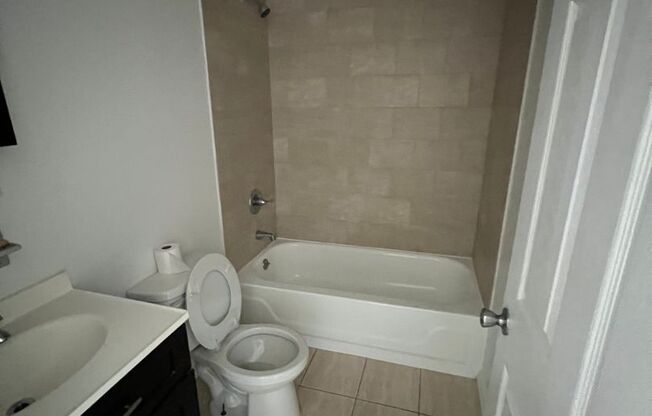 Studio, 1 bath, $1,250, Unit 22 114