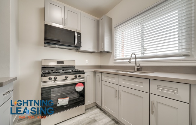 5 S NORMANDIE AVE