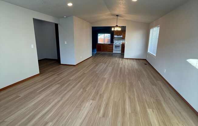 Newly Renovated 3B/2Ba Home in Quiet Neighborhood!