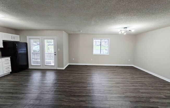 2 beds, 1.5 baths, 1,076 sqft, $1,429, Unit 056