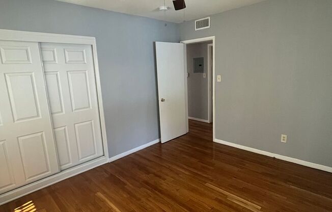 2 beds, 1 bath, $2,200