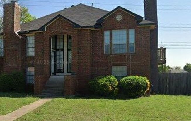 3 Bedroom 2 Bath Home in Desoto, TX!