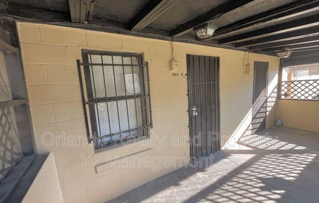 1235 1/2 W CYPRESS ST