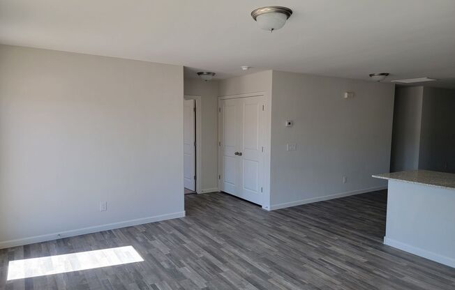 1st MONTH'S RENT FREE!!  4 Bedroom House in Bullhead City
