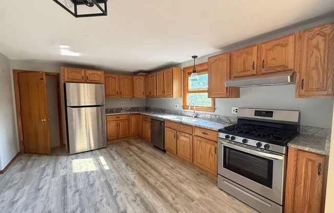 27 29 NORMANDY AVE