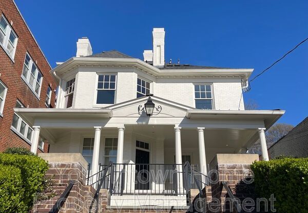 367 MORELAND AVE NE