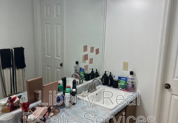 1410 BRITTNEY LN
