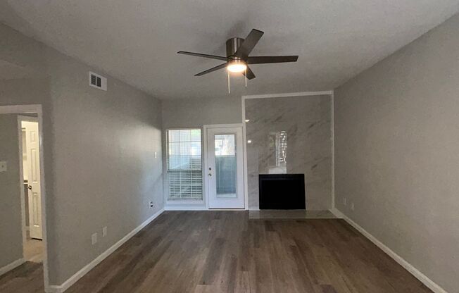 1 bed, 1 bath, $1,250, Unit #120