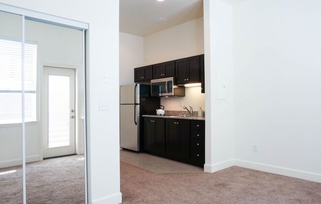 Studio, 1 bath, 255 sqft, $899