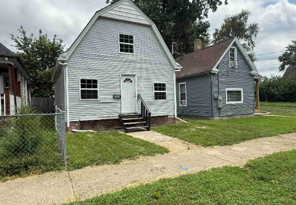 1820 S LIVINGSTON ST