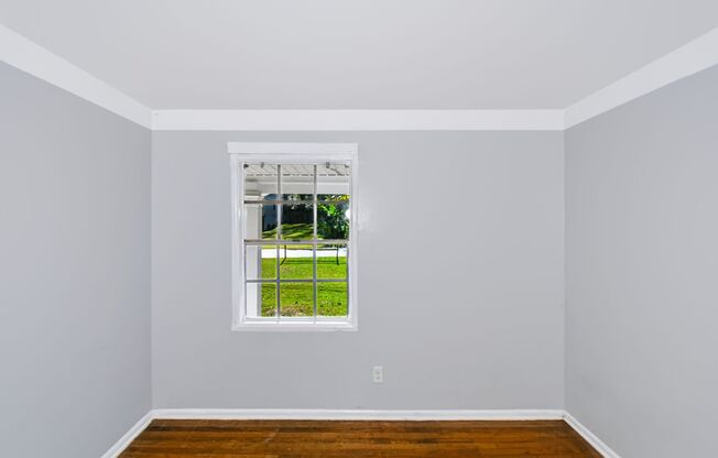 Spacious Doraville Retreat with Screened Porch & Parkside Living