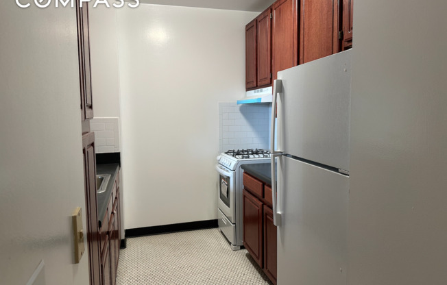 2 beds, 1 bath, $2,796, Unit 6A