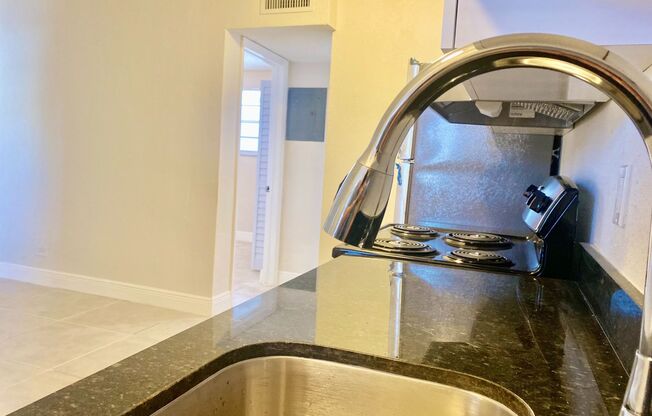 1 bed, 1 bath, 650 sqft, $1,900, Unit 1600-203