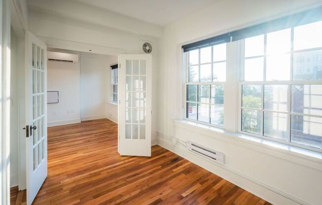 1 bed, 1 bath, 385 sqft, $1,125, Unit Unit 11