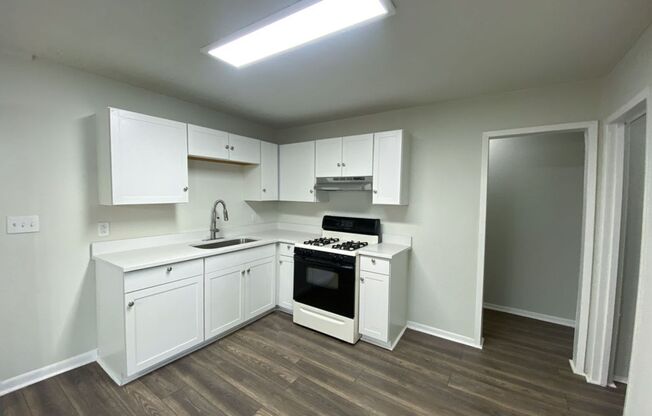 3BED/2BATH HOUSE FOR RENT AVAILABLE NOW! ***HALF OFF 1ST MONTHS RENT***