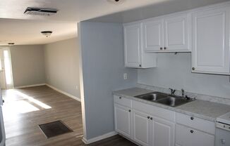 2 beds, 1 bath, $1,395