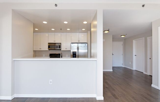 2 beds, 2 baths, 920 sqft, $3,095, Unit 303