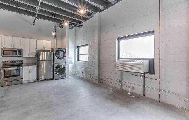 1 bed, 1 bath, 722 sqft, $1,350, Unit A402