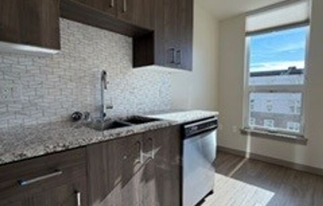 1 bed, 1 bath, 603 sqft, $1,695, Unit 704