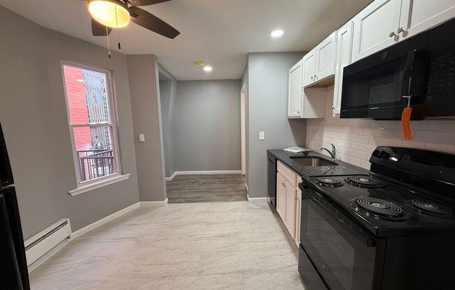 1 bed, 1 bath, $1,050, Unit 7