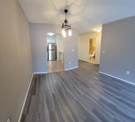 82 76 COUNTRY POINTE CIR