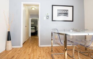 2 beds, 1 bath, 725 sqft, $1,795, Unit B102