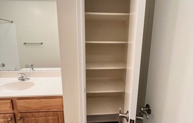 1 bed, 1 bath, 779 sqft, $1,600, Unit 902 #2E