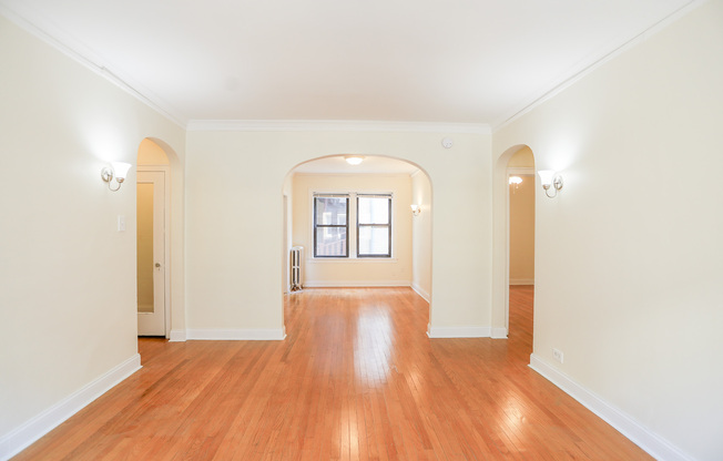1623 W LUNT