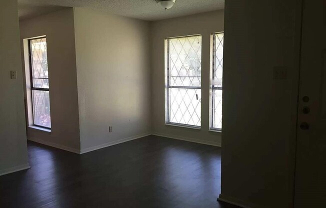 2400 VENTURA DR