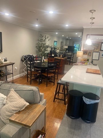 1 bed, 1 bath, 800 sqft, $3,950, Unit 1F
