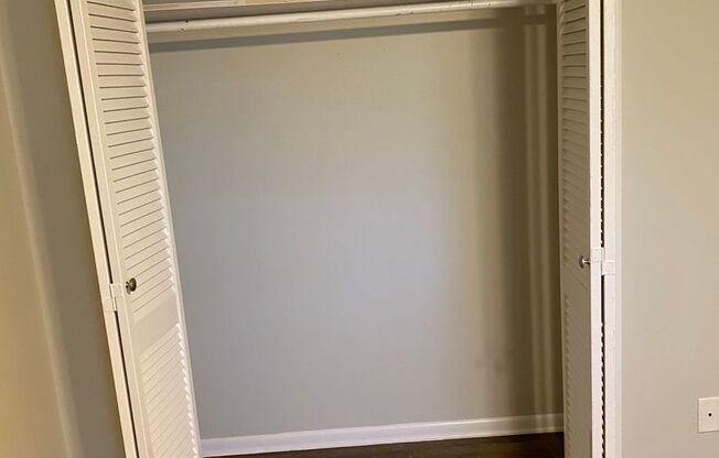 2 beds, 1 bath, 728 sqft, $750, Unit D4