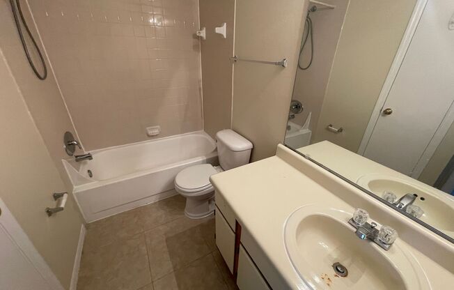 2 beds, 2 baths, $1,600