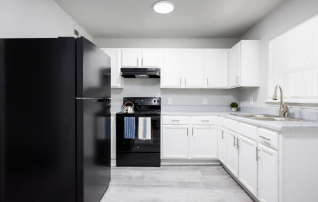 3 beds, 1 bath, 850 sqft, $1,025, Unit 1804T