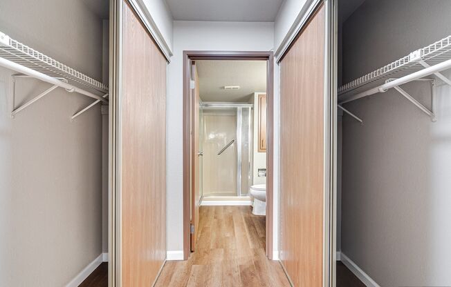 2 beds, 2 baths, 950 sqft, $1,199, Unit 227