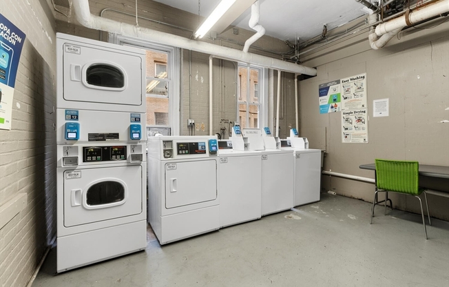 Studio, 1 bath, 328 sqft, $2,800, Unit 3
