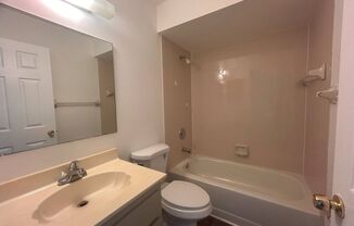2 beds, 2 baths, 860 sqft, $1,450, Unit 4009 SE 11th Ave #207